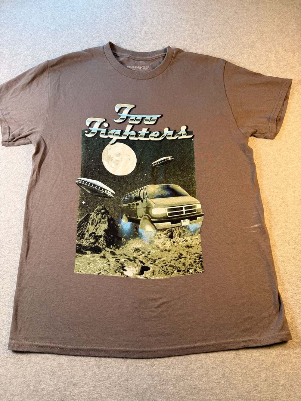 Foo Fighters UFO Space Van Tour Graphic Band T-Shirt Medium